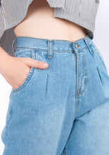 Cargar imagen en el visor de la galería, Jean Slouchy Kiara - Celeste Contaminado