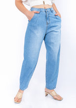 Cargar imagen en el visor de la galería, Jean Slouchy Kiara - Celeste