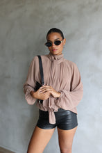 Cargar imagen en el visor de la galería, Blusa Alba
